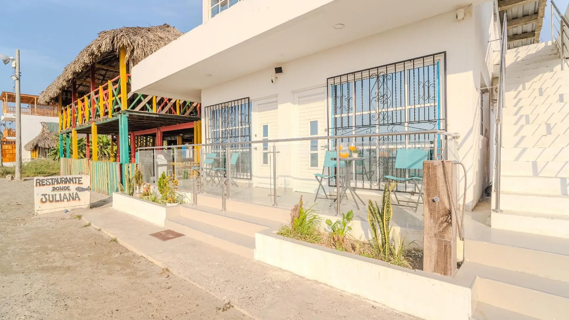 Apartamentos El Mochilero Rural Frente A La Playa B Colombia